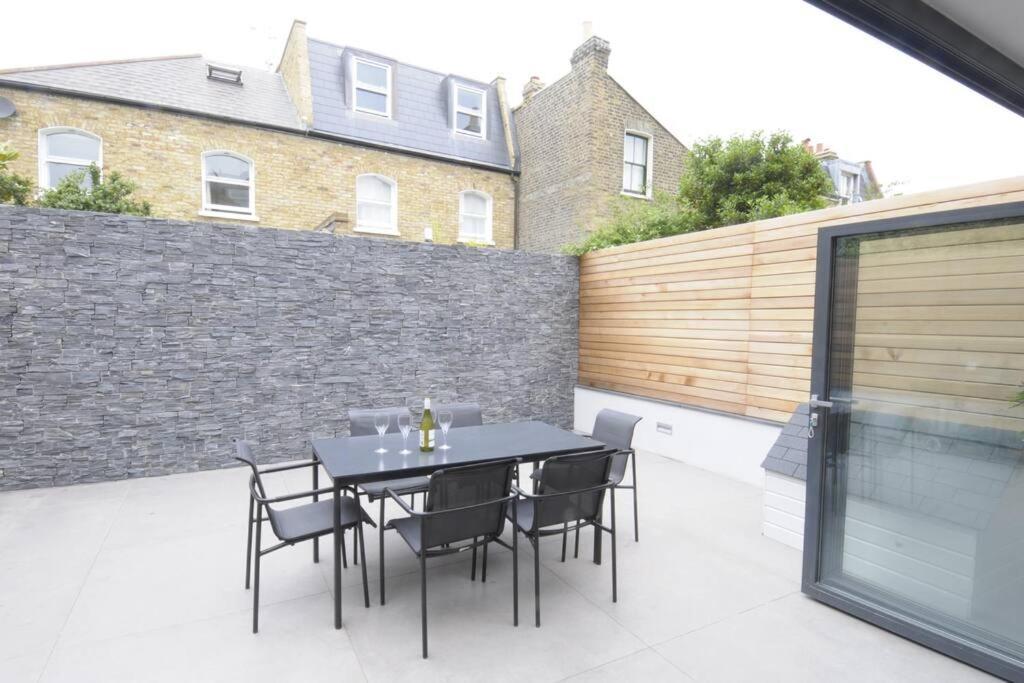 Four Bedroom Modern Victorian Wandsworth House Londres Exterior foto